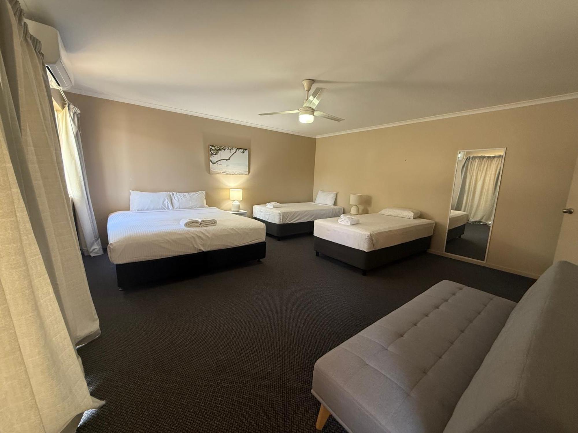 Harbour Sails Motor Inn Gladstone Buitenkant foto
